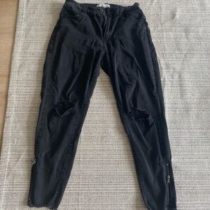 KanCan Women’s Mid Rise Super Skinny denim with frayed hem and zipper size 9/28